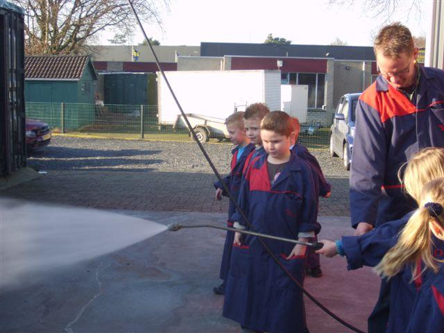 Bezoek garage Litjens groep 3-4 op 15 januari 2009 (3).jpg